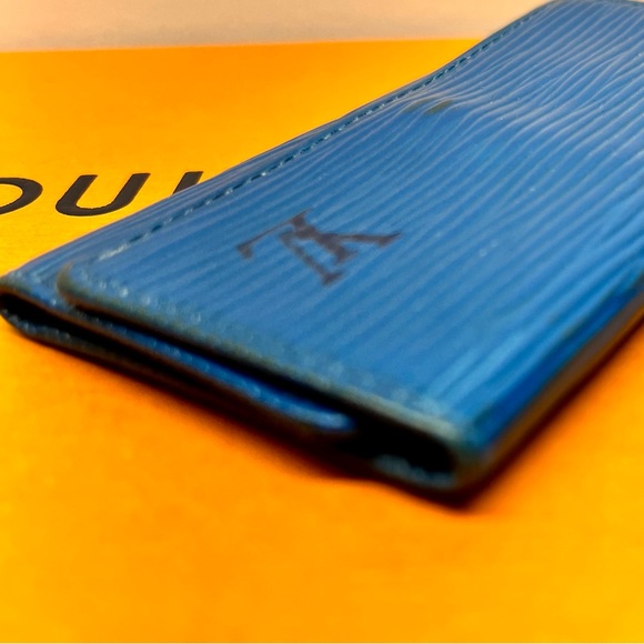 Authentic Louis Vuitton blue epi leather 4 key ring card holder - Picture 11 of 14